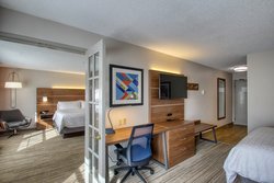  - Holiday Inn Express & Suites Oshkosh - I-41, Exit 119