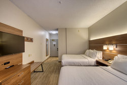  - Holiday Inn Express & Suites Oshkosh - I-41, Exit 119