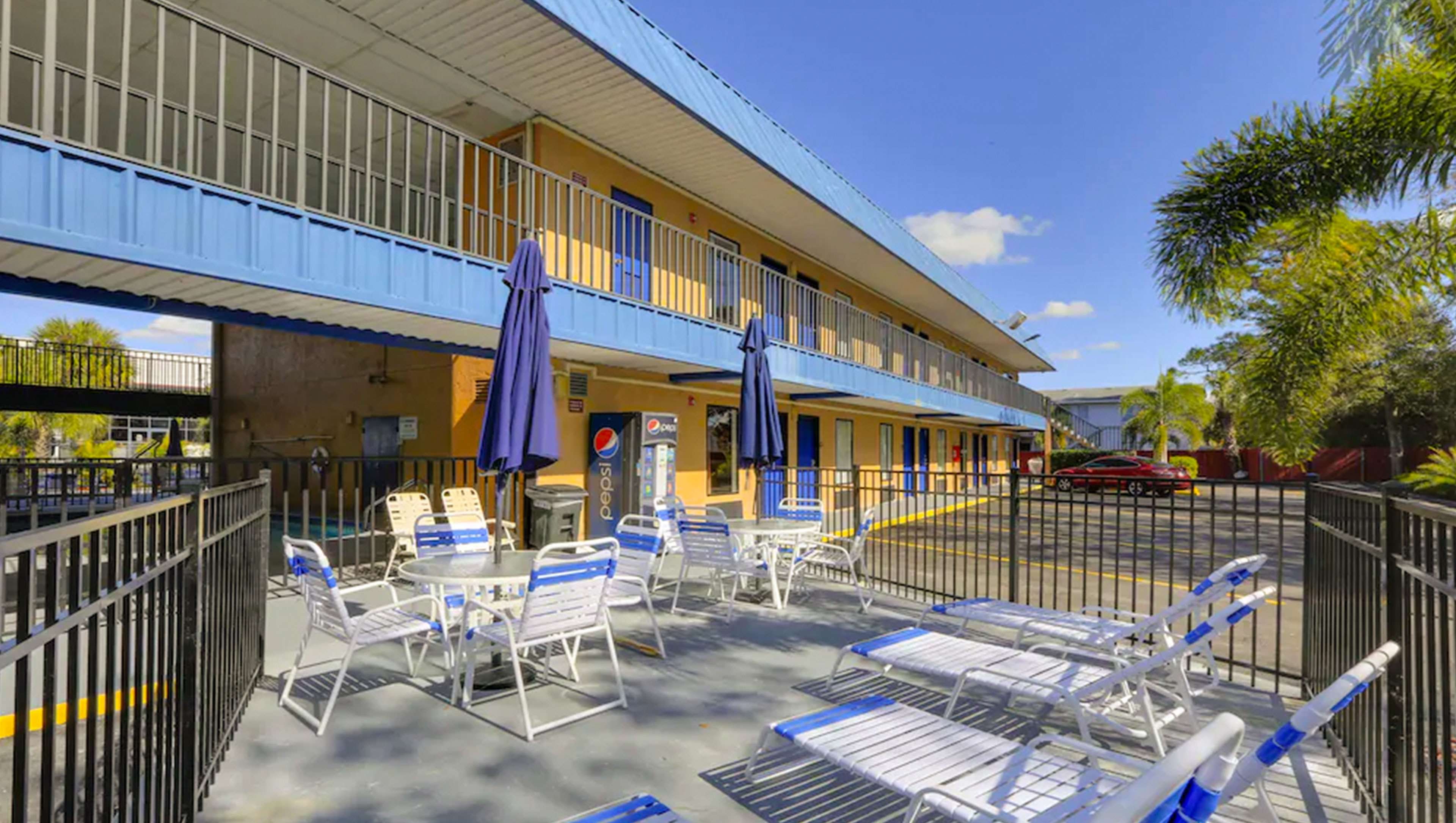 Magnuson Hotel Bradenton-guestroom-Patio Seating Area Magnuson Hotel Bradenton.jpg
