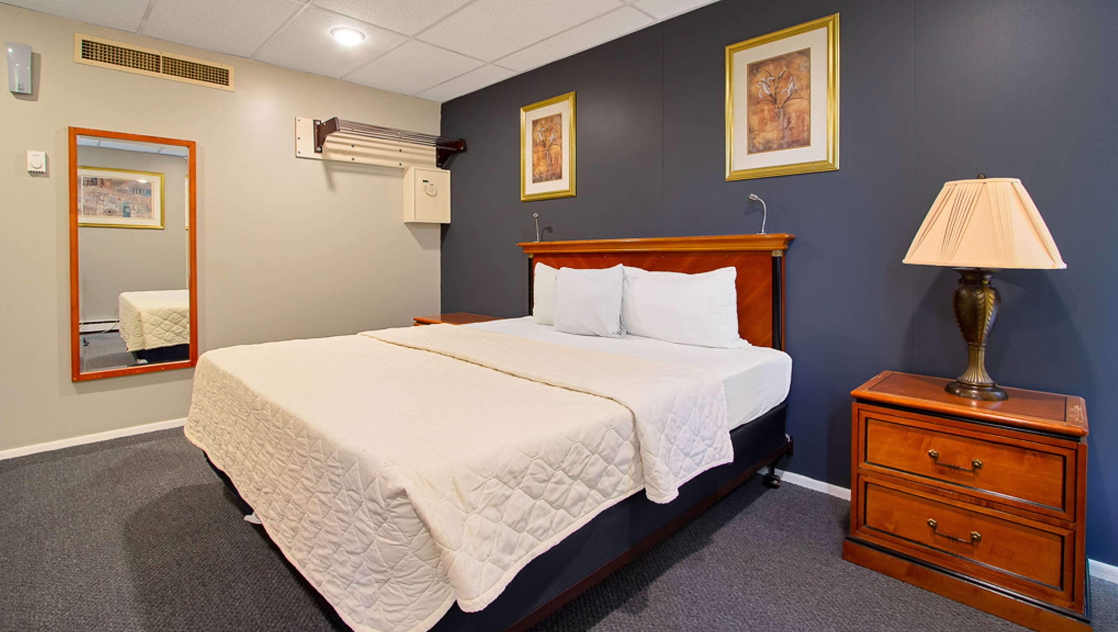 M Star Hotel North Canton - Ha-guestroom-Mstar NorthCanton NorthCanton OH Guestroom KingnNew.jpg