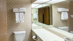  - Magnuson Grand DeSoto - I-35, Exit 416