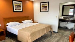  - Springs Motel Russell Springs