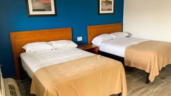  - Springs Motel Russell Springs