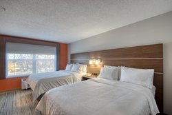  - Holiday Inn Express & Suites Oshkosh - I-41, Exit 119