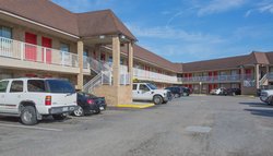  - Studios & Suites 4 Less Chesapeake - I-64, Exit 290