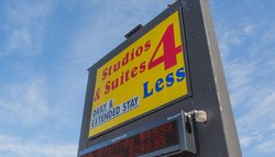  - Studios & Suites 4 Less Chesapeake - I-64, Exit 290