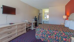  - Studios & Suites 4 Less Chesapeake - I-64, Exit 290