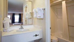  - Studios & Suites 4 Less Chesapeake - I-64, Exit 290