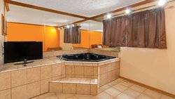  - Magnuson Hotel Canton