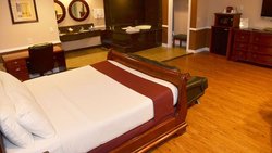  - Dynasty Suites Riverside