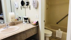  - Dynasty Suites Riverside