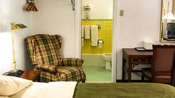  - Relax Inn Altoona - I-99, Exit 41