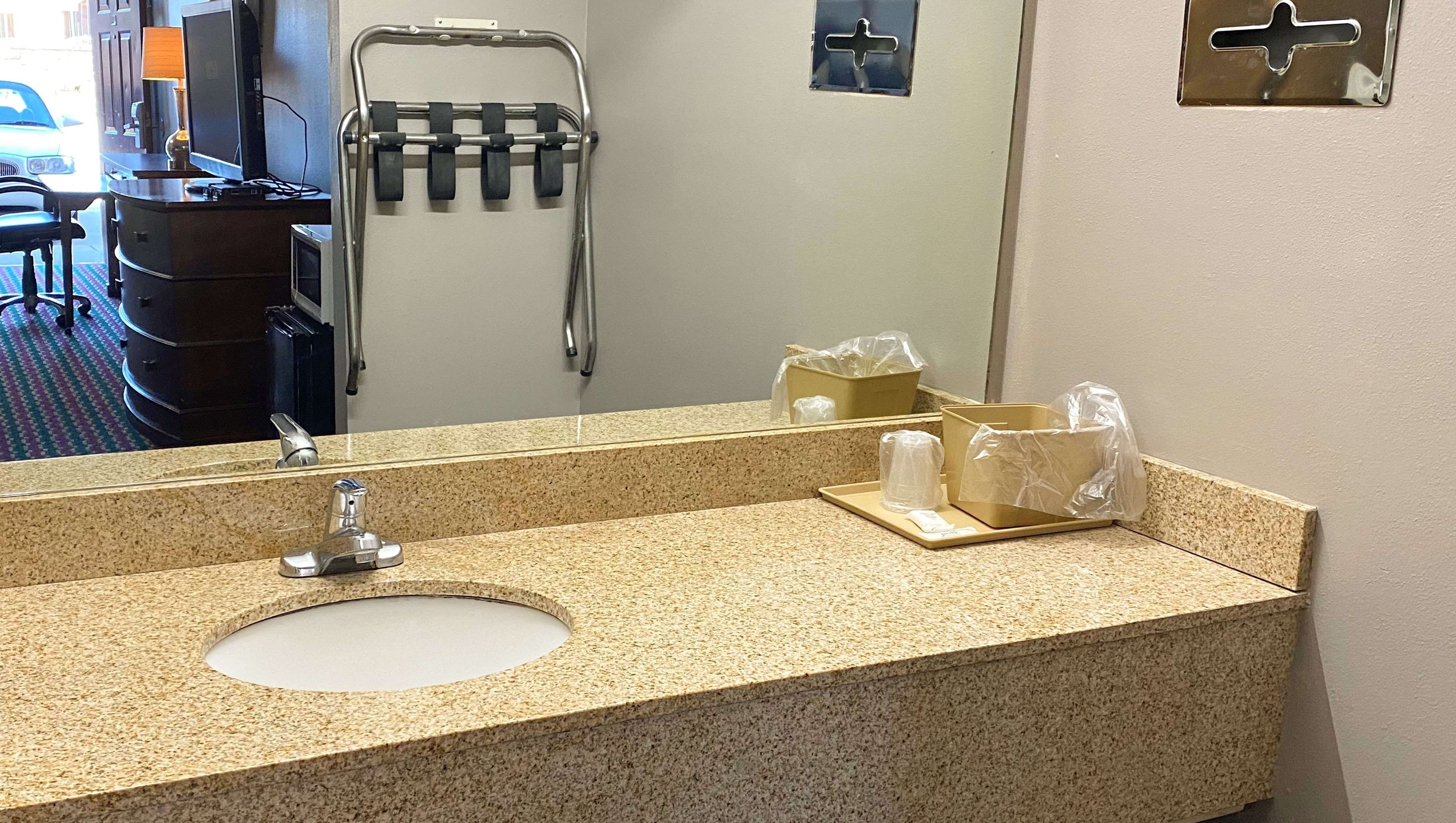 Magnuson Hotel Marietta-guestroom-MH Marietta Marietta GA Guestroom Bathroom.jpg