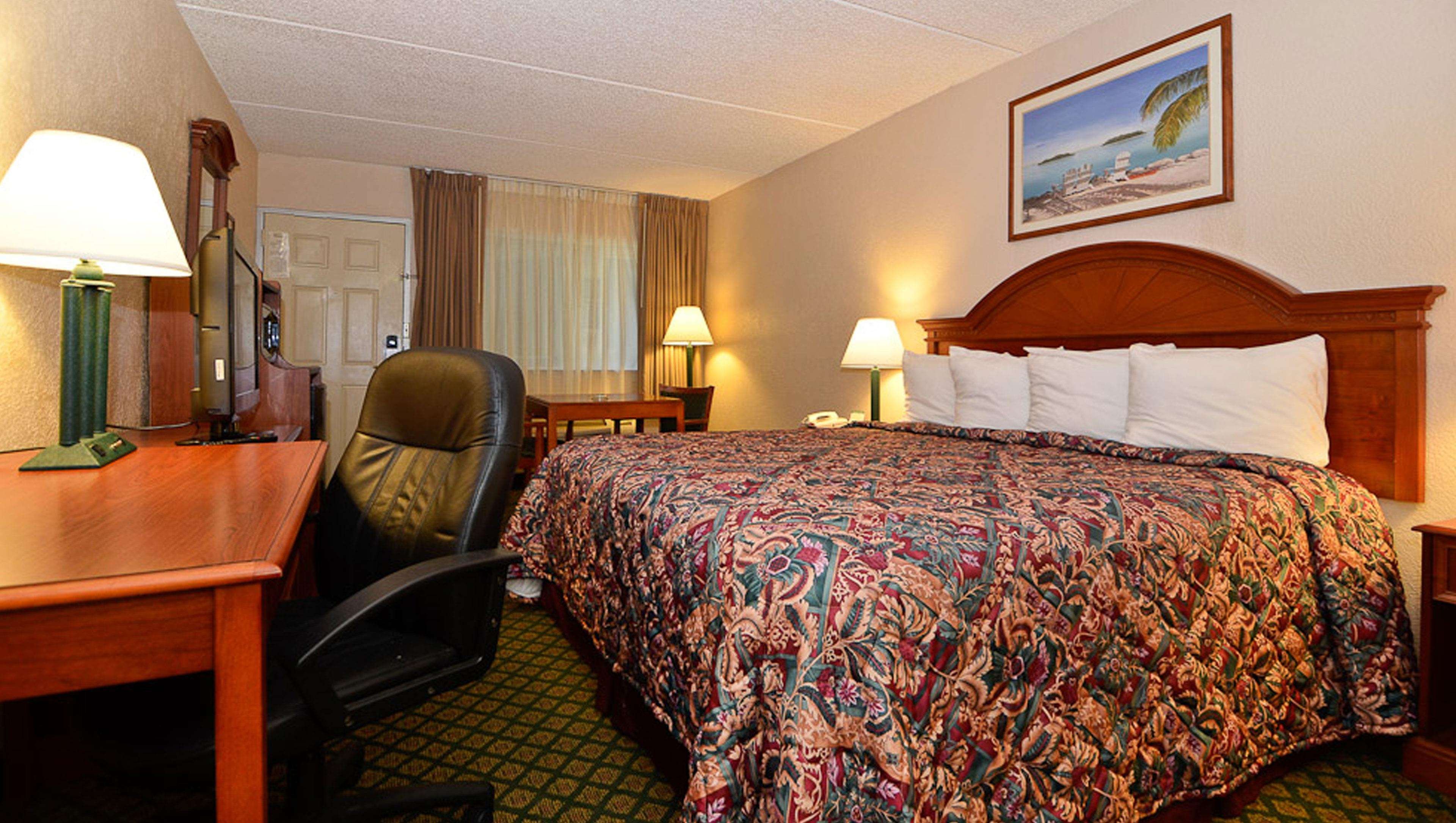Stratford Motor Inn East Ellij-guestroom-MH StratfordMotorInn EastEllijay GA Guestroom King.jpg