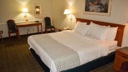  - Magnuson Hotel Texarkana - I-30, Exit 223