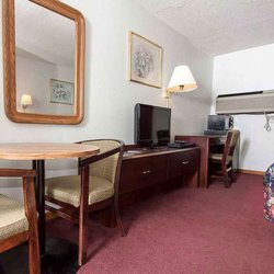  - Oak Grove Inn - I-70, Exit 28