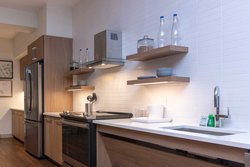  - Element Hotel Midtown St Louis - I-64, Exits 36C & 38A