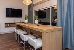  - Element Hotel Midtown St Louis - I-64, Exits 36C & 38A