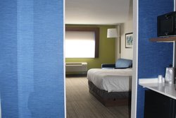  - Holiday Inn Express & Suites Raton - I-25, Exit 450