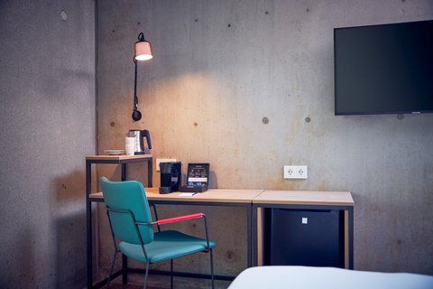 Inntel Hotels Amsterdam Landmark Double Room Desk