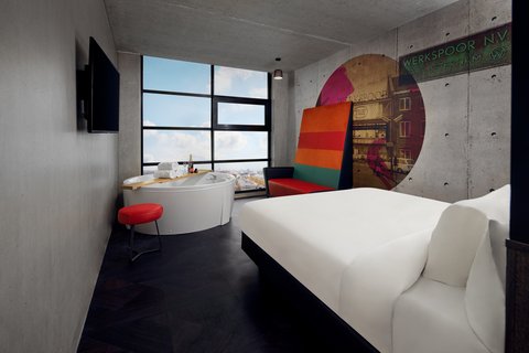 Inntel Hotels Amsterdam Landmark Wellness Hotel Room Whirlpool