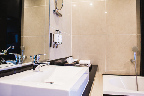 Suite Bathroom