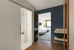  - Holiday Inn Express West Kingston