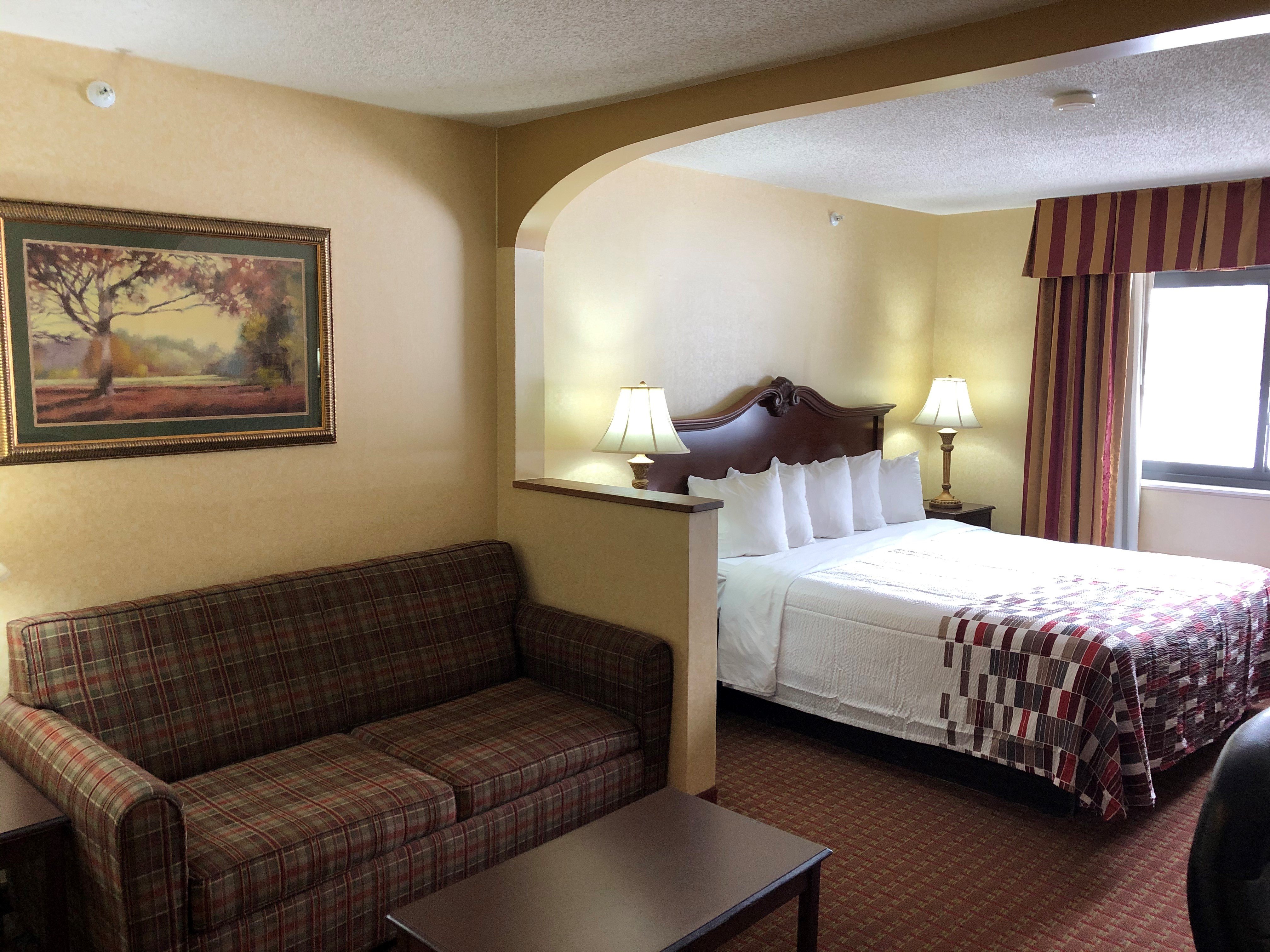 RED ROOF SUITES CHESTERTOWN-guestroom-Suite King.jpg
