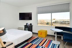  - Aloft Hotel North Kansas City - I-29 & I-35, Exit 6
