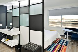  - Aloft Hotel North Kansas City - I-29 & I-35, Exit 6