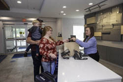  - Holiday Inn Express & Suites Staunton - I-64 & I-81, Exit 220