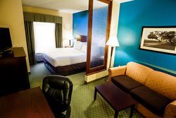  - Holiday Inn Express & Suites Mechanicsburg - I-81, Exit 61