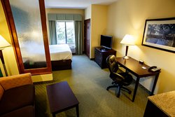  - Holiday Inn Express & Suites Mechanicsburg - I-81, Exit 61