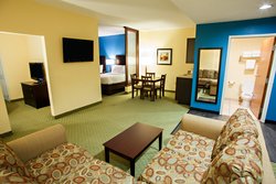  - Holiday Inn Express & Suites Mechanicsburg - I-81, Exit 61
