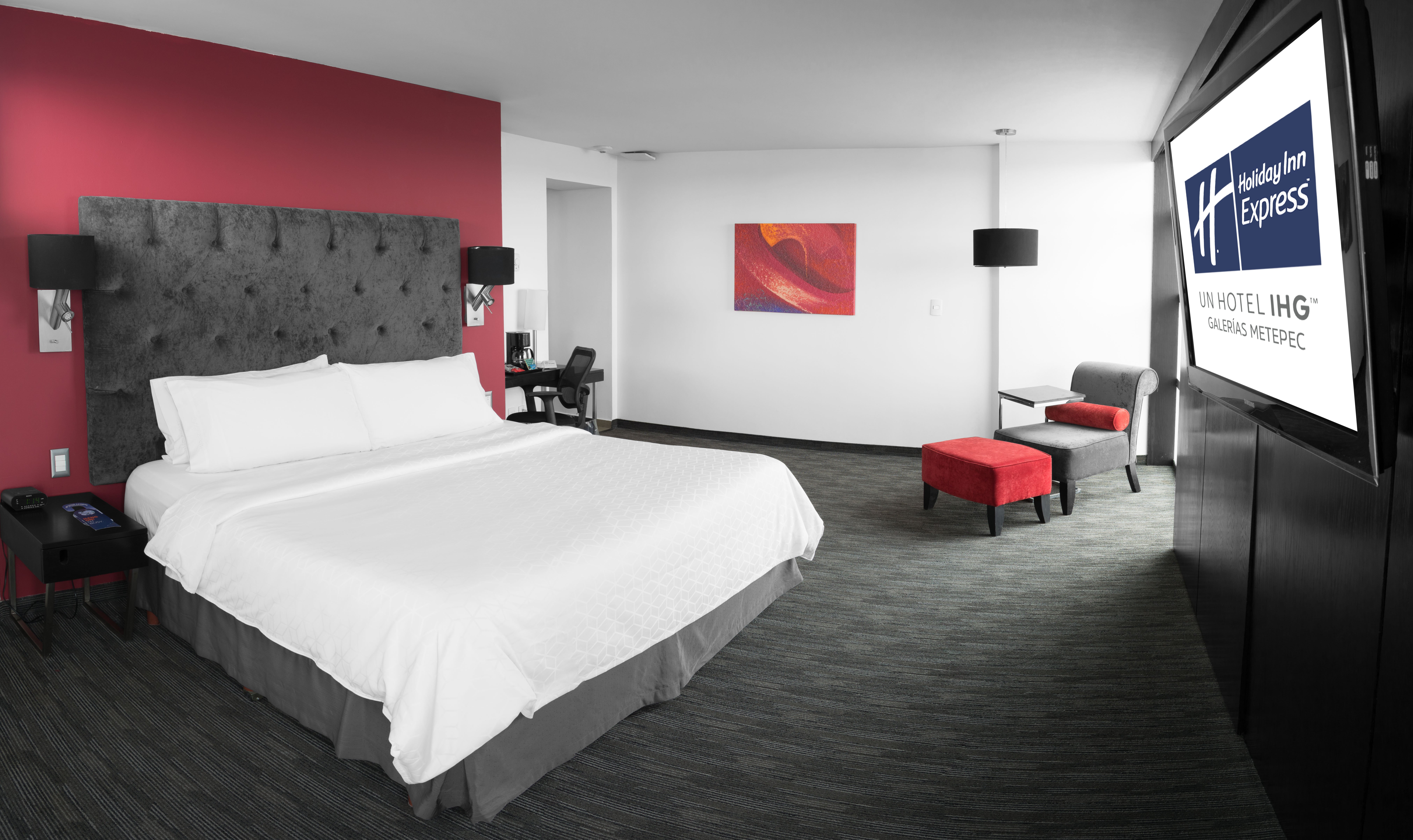 HOLIDAY INN EXP GALERIAS BY IHG-guestroom-EXECUTIVE SUITE .jpg