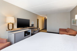  - Holiday Inn Westbury Carle Place