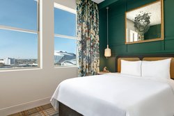  - Glenn Hotel Atlanta - I-75 & I-85, Exit 249C & 249D