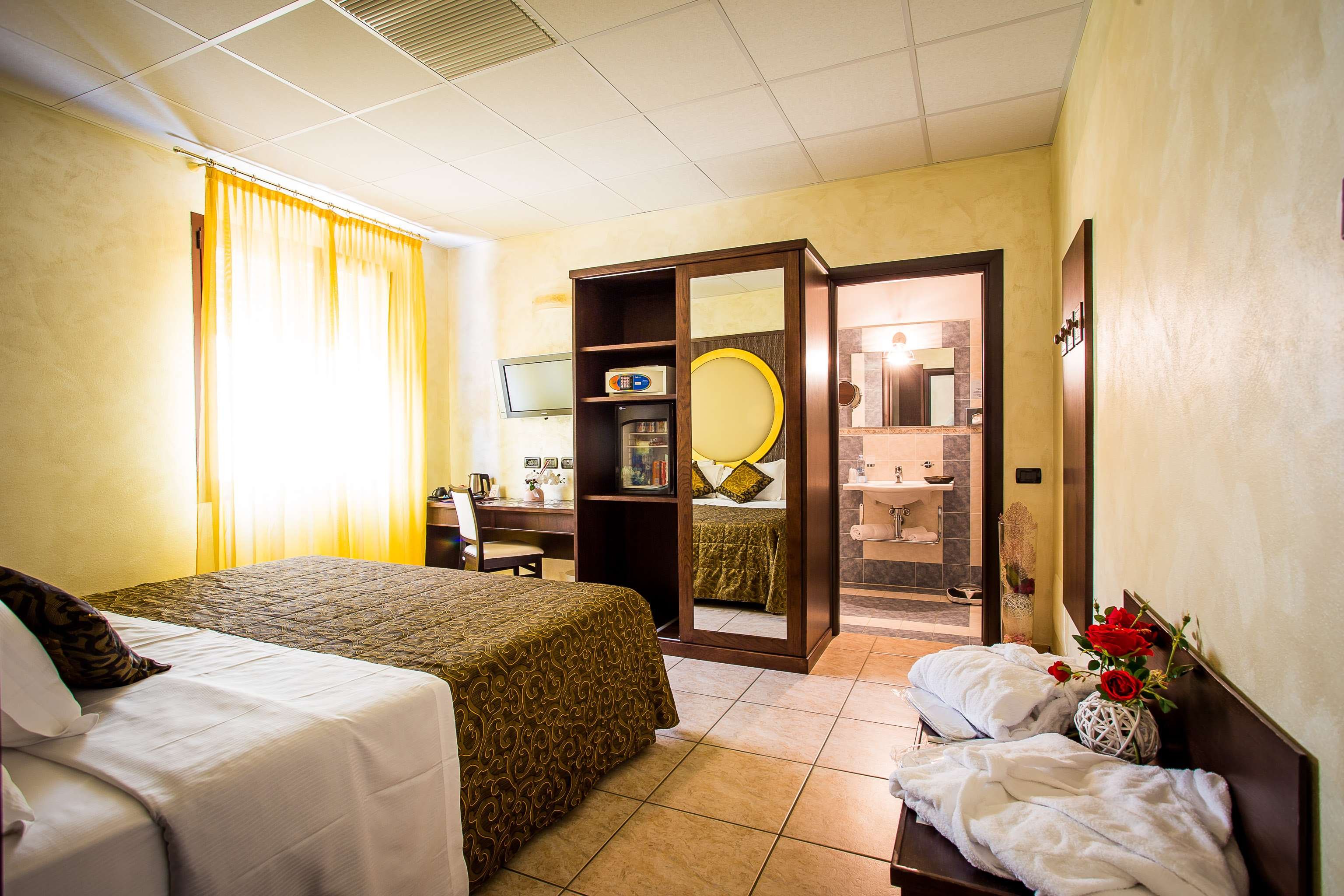 PICCOLO HOTEL NOGARA-guestroom-SUITE.jpg