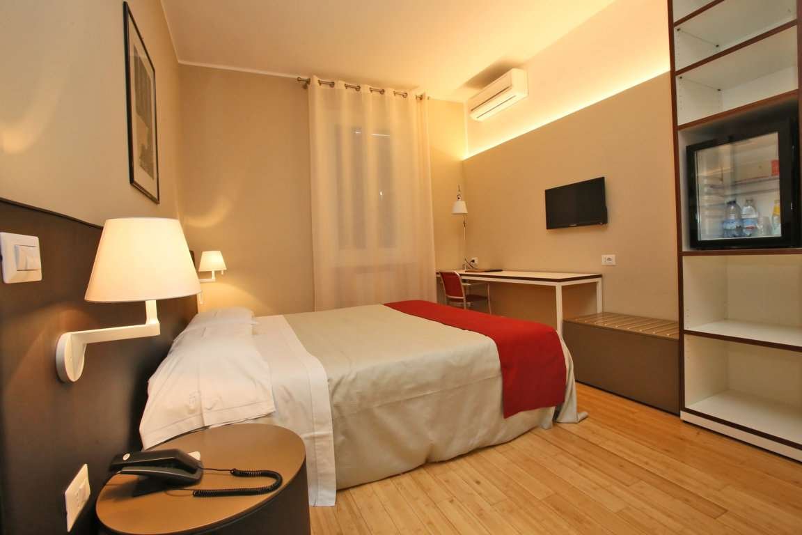 HOTEL LE VILLE MODENA-guestroom-GUEST ROOM.jpg