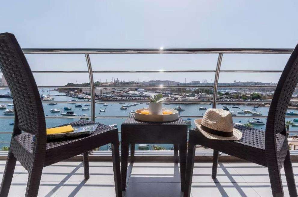 BLUBAY APARTMENTS AND SUITES-guestroom-GUEST ROOM TERRACE.jpg