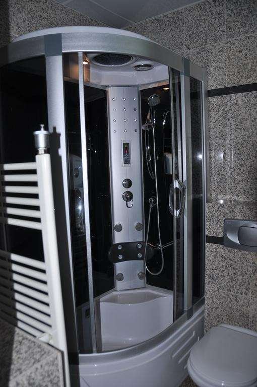 ROYAL HOTEL AND SPA-guestroom-GUEST BATHROOM.jpg