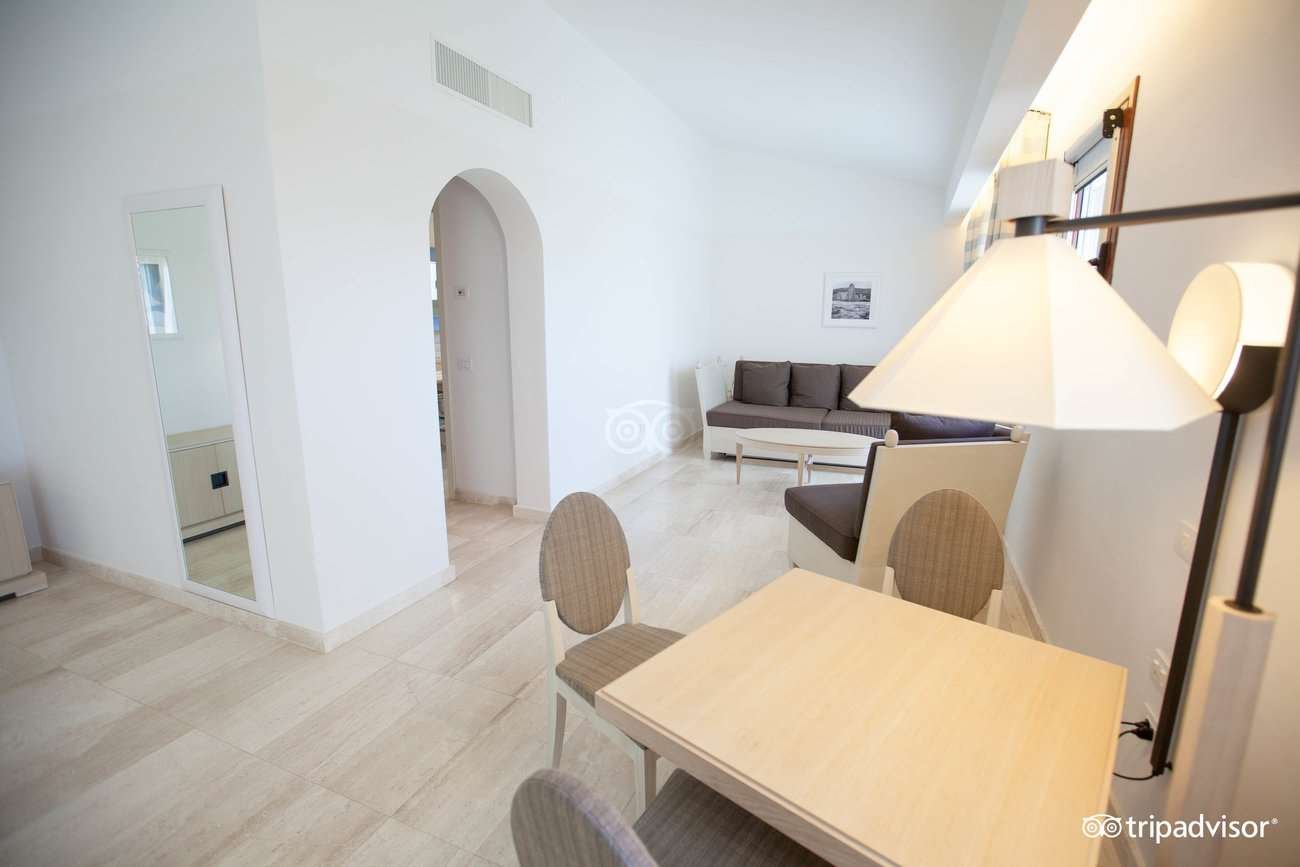 GRANDE BAIA RESORT AND SPA-guestroom-JUNIOR SUITE.jpg