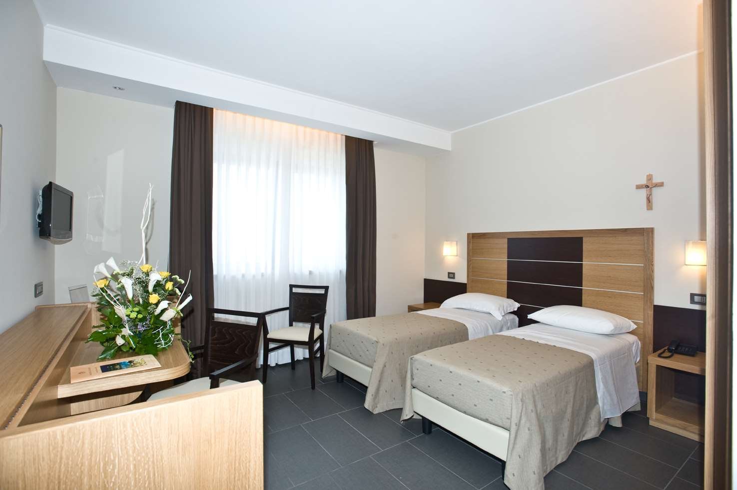 HOTEL VITTORIA - SAN GIOVANNI ROTON-guestroom-GUEST DOUBLE ROOM.jpg