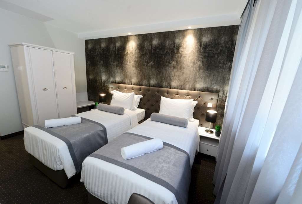 ALEXANDER SQUARE BOUTIQUE HOTEL-guestroom-GUEST ROOM.jpg