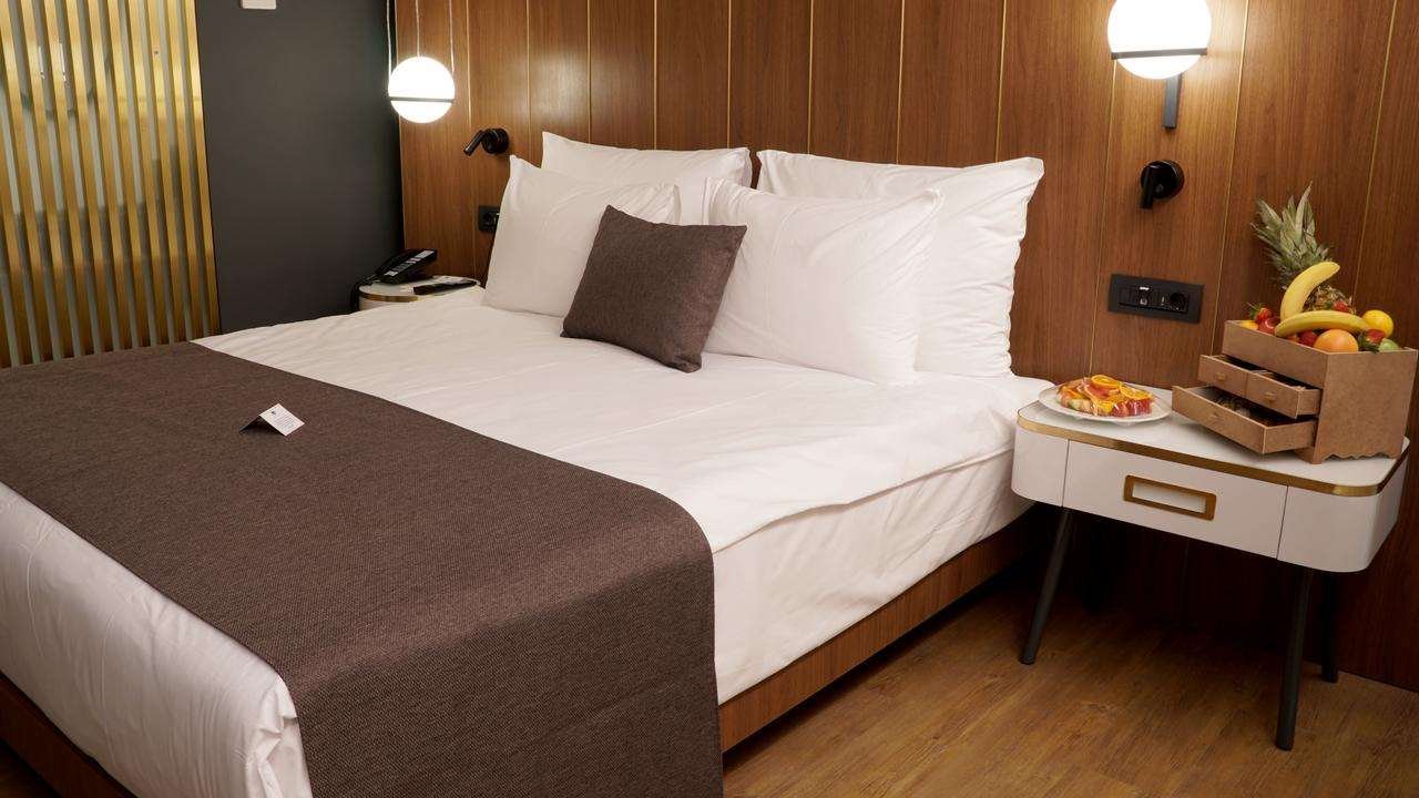 THE CRATON HOTEL-guestroom-GUEST ROOM.jpg