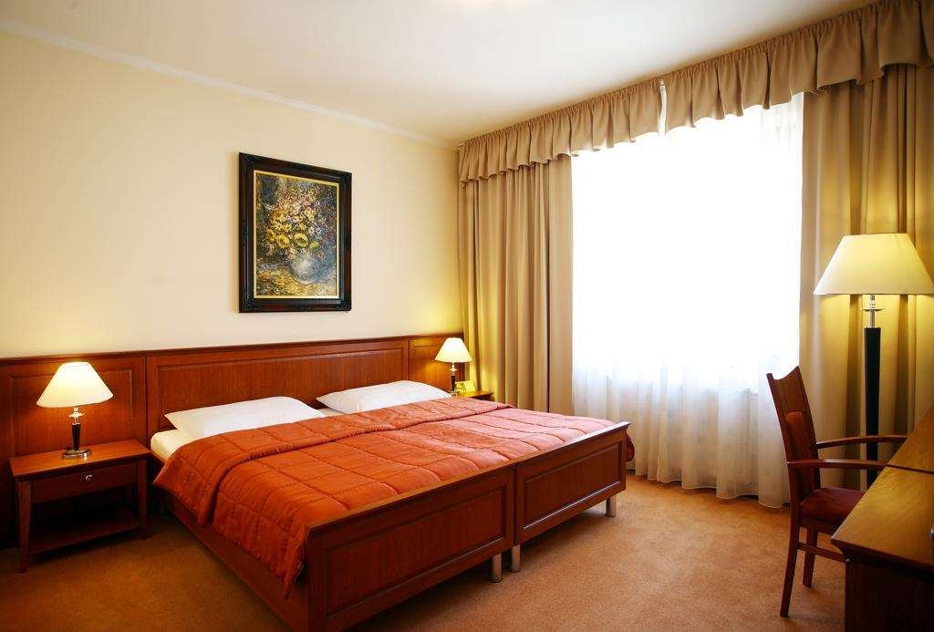 MATYSAK HOTEL-guestroom-GUEST ROOM.jpg
