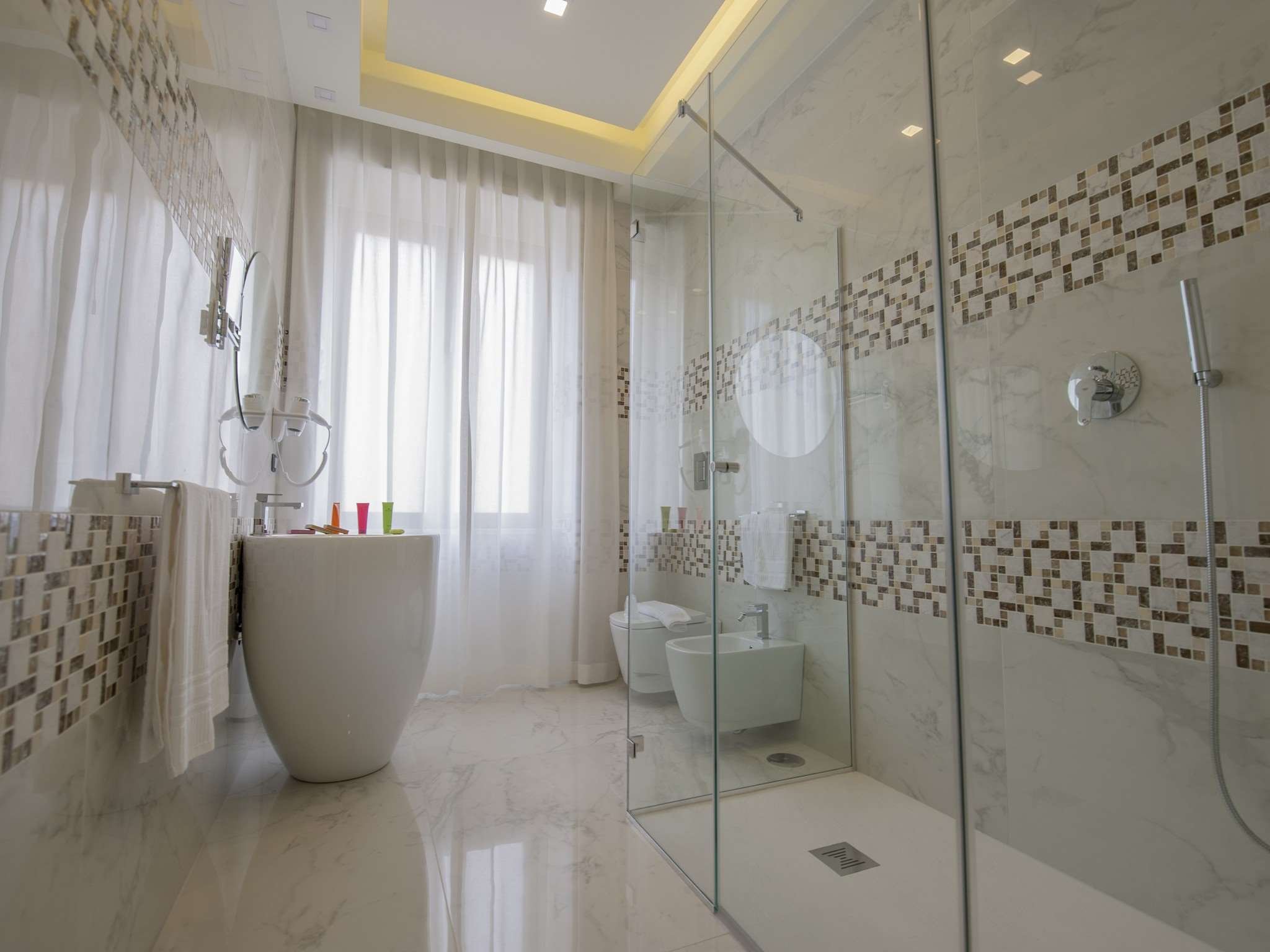 PALAZZO FIRENZE-guestroom-SUITE BATHROOM.jpg