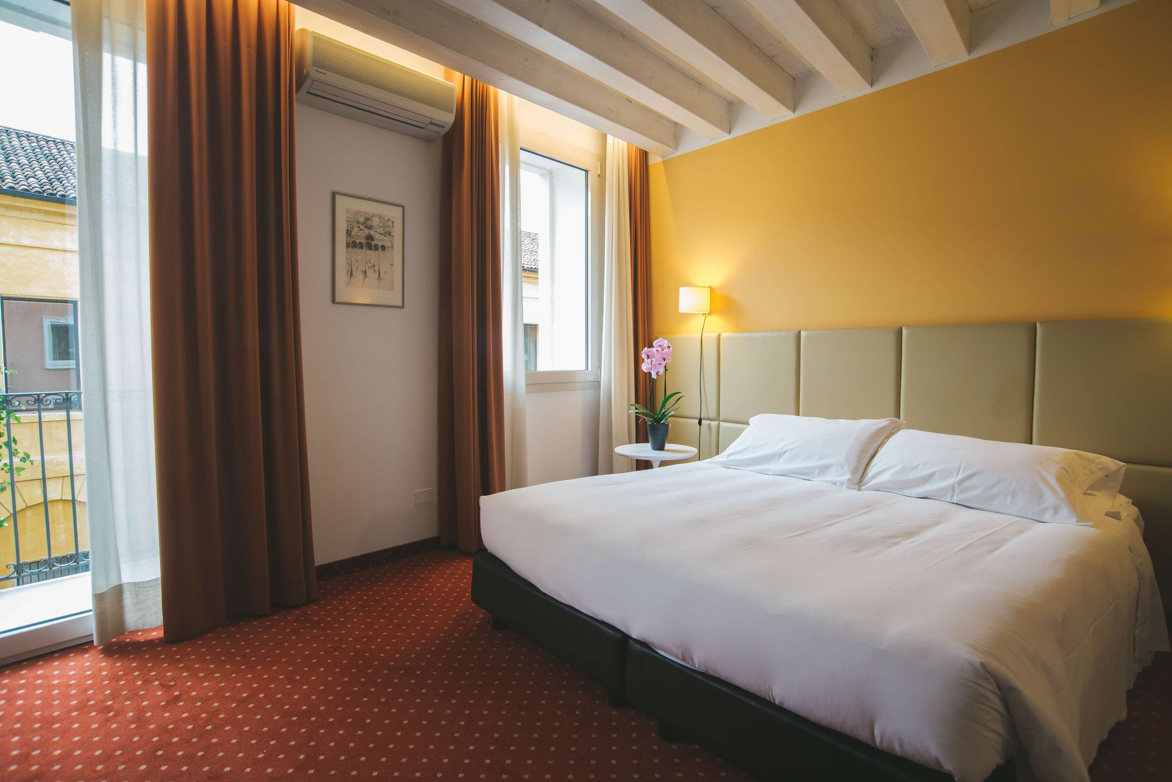 RELAIS SANTA CORONA-guestroom-GUEST ROOM.jpg