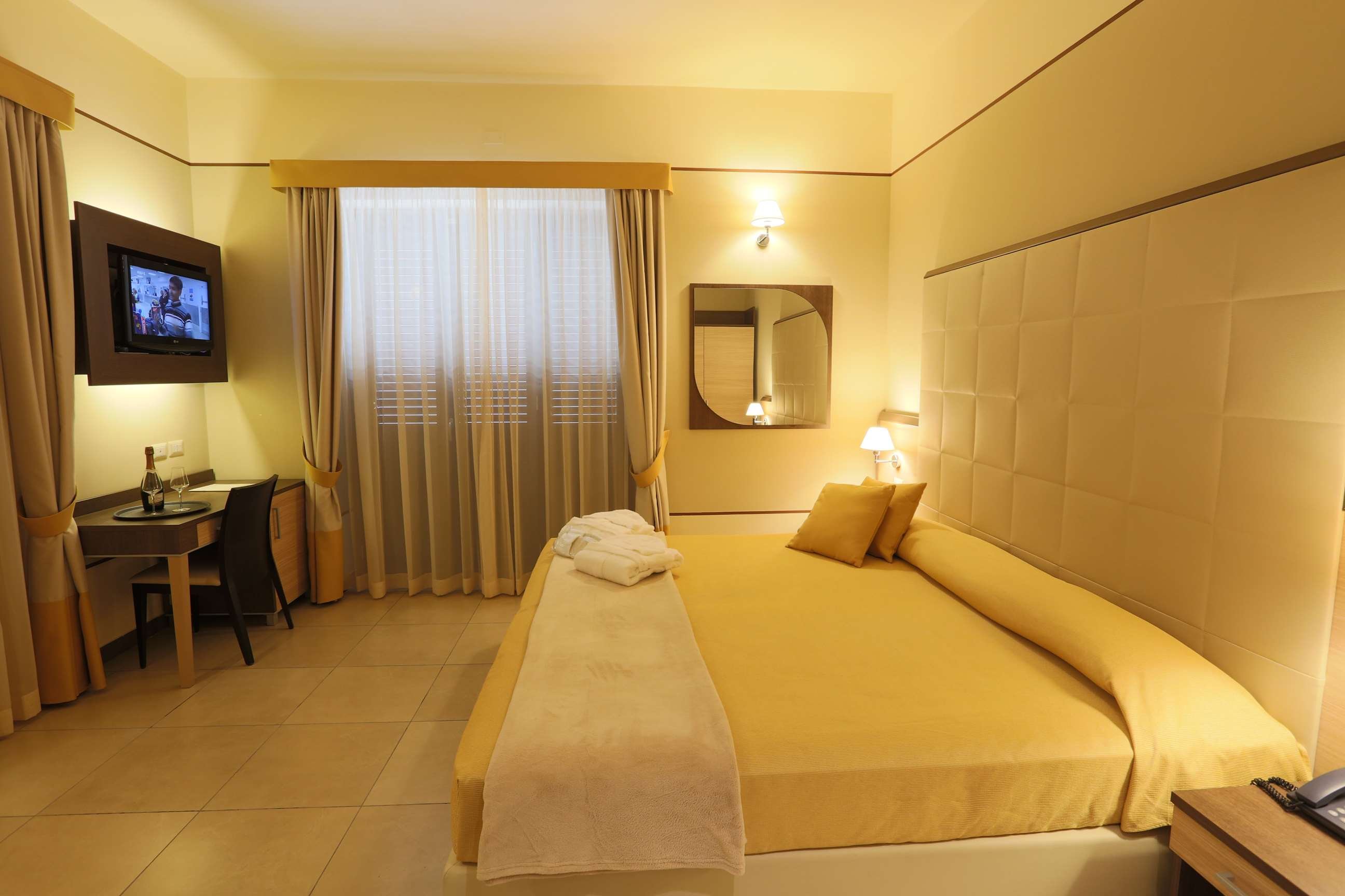 HOTEL MILAZZO-guestroom-GUEST ROOM.jpg