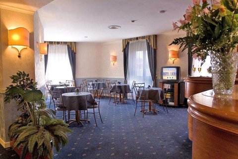 BREAKFAST ROOM